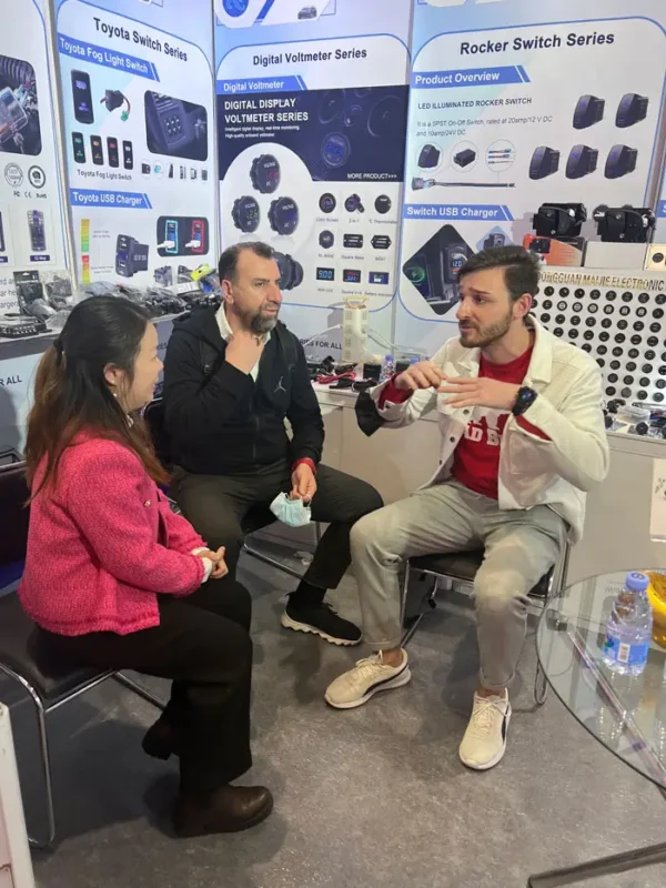 具有独特设计的便携式电动汽车充电器2型汽车插座电动汽车连接器GB/T DC电动汽车适配器新条件 - 图片 3
